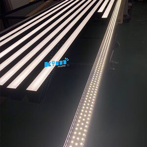 PC linear light with seamless connection